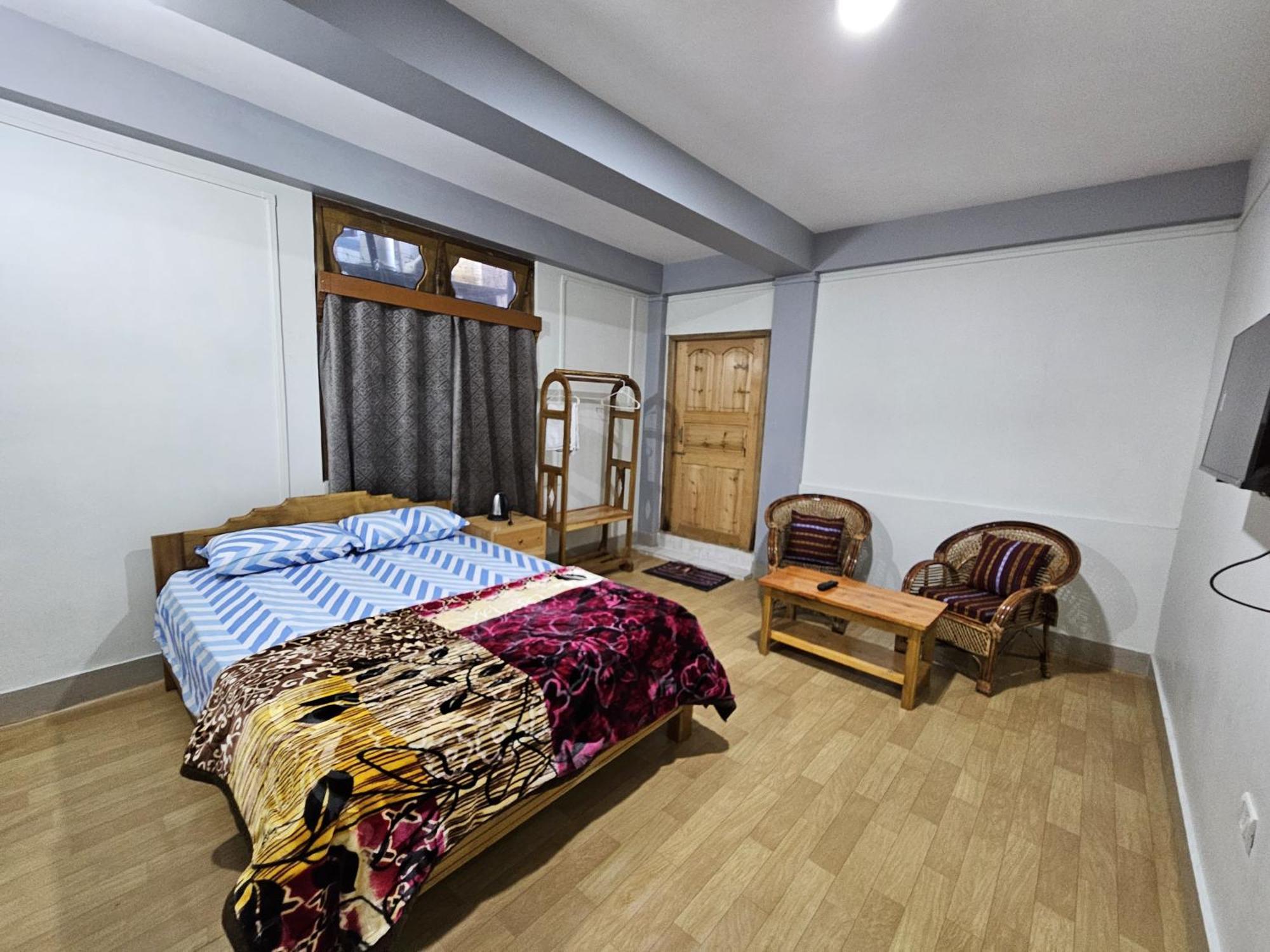 Amaze Py Homestay *